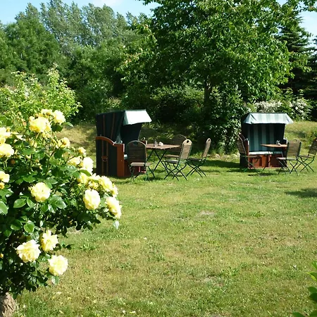 Wirtshaus Neuenkirchen Guest house Neuenkirchen auf Rugen